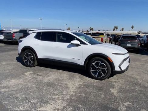 New 2026 Chevrolet Equinox EV LT FWD image 9