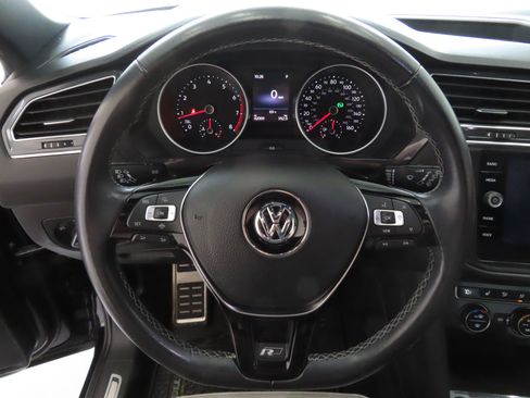 Used 2020 Volkswagen Tiguan SE R-Line image 17