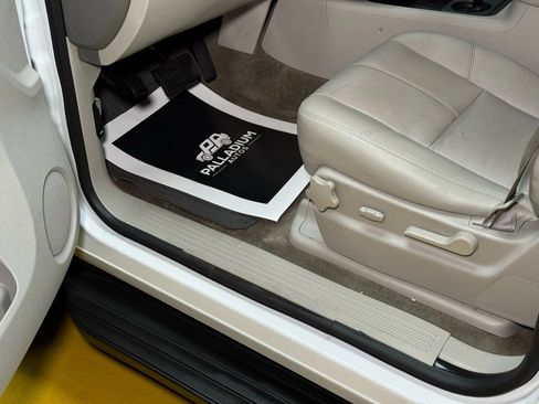 Used 2012 Chevrolet Suburban LT image 38