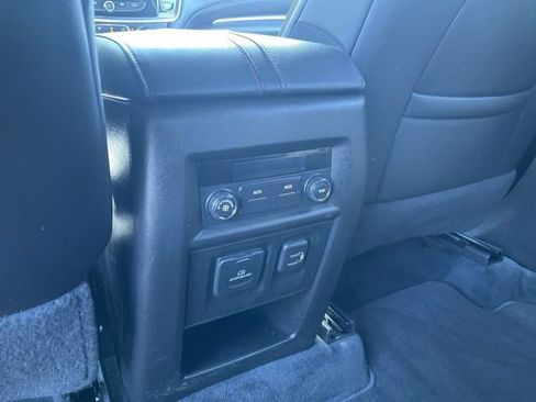 Used 2023 Chevrolet Traverse RS image 21