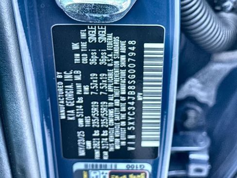 Certified 2025 Kia EV6 Light RWD image 28