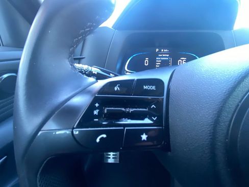 Used 2025 Hyundai Elantra Sport FWD image 19