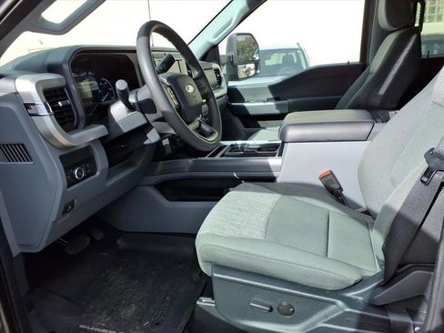 Used 2025 Ford F350 XLT image 9