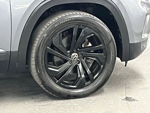 Certified 2023 Volkswagen Atlas SE w/ Black Wheel Package AWD/4WD image 42