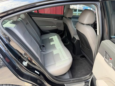 Used 2018 Hyundai Elantra Limited FWD image 16