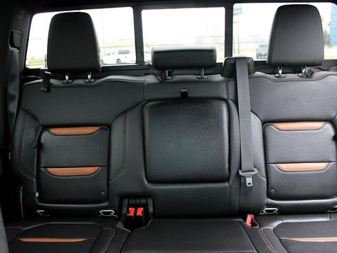 Used 2021 GMC Sierra 2500 AT4 w/ AT4 Premium Plus Package image 27