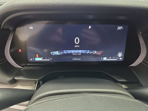 Used 2024 Jeep Grand Cherokee Limited w/ Black Appearance Package image 13