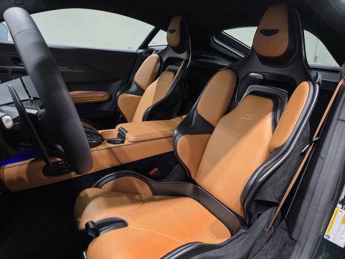 Used 2023 Aston Martin DBX 707 image 12