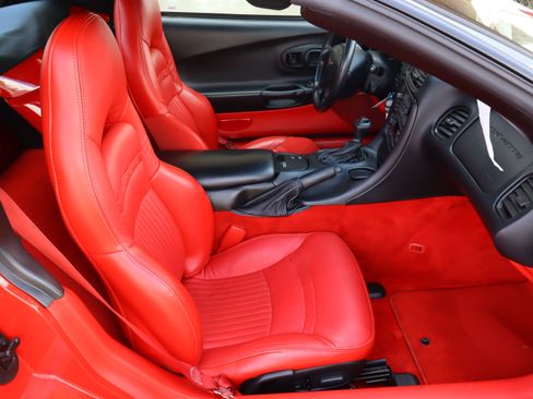 Used 2002 Chevrolet Corvette Convertible w/ Preferred Equipment Group2 image 29