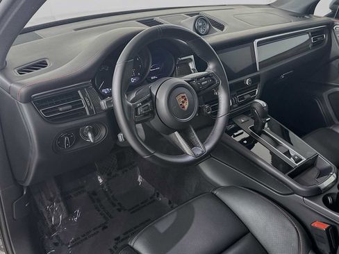 Certified 2024 Porsche Macan GTS image 4