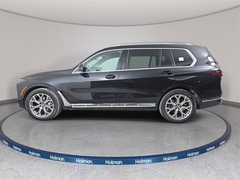 Used 2026 BMW X7 xDrive40i w/ Premium Package image 9