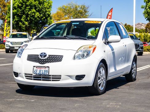 Used 2008 Toyota Yaris 2-Door Hatchback FWD image 3