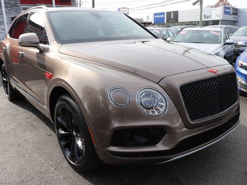 Used 2017 Bentley Bentayga image 7