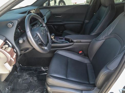 Used 2024 Lexus UX 250h FWD image 17