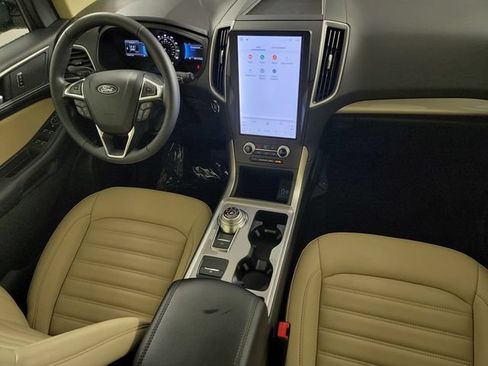 Certified 2024 Ford Edge SEL w/ Convenience Package AWD/4WD image 33