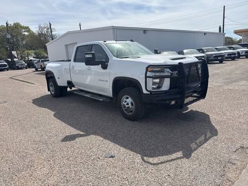 Used 2022 Chevrolet Silverado 3500 LT w/ Convenience Package image 4