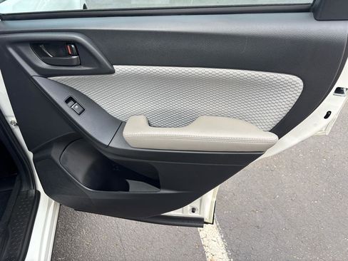 Used 2018 Subaru Forester 2.5i w/ Alloy Wheel Package image 25