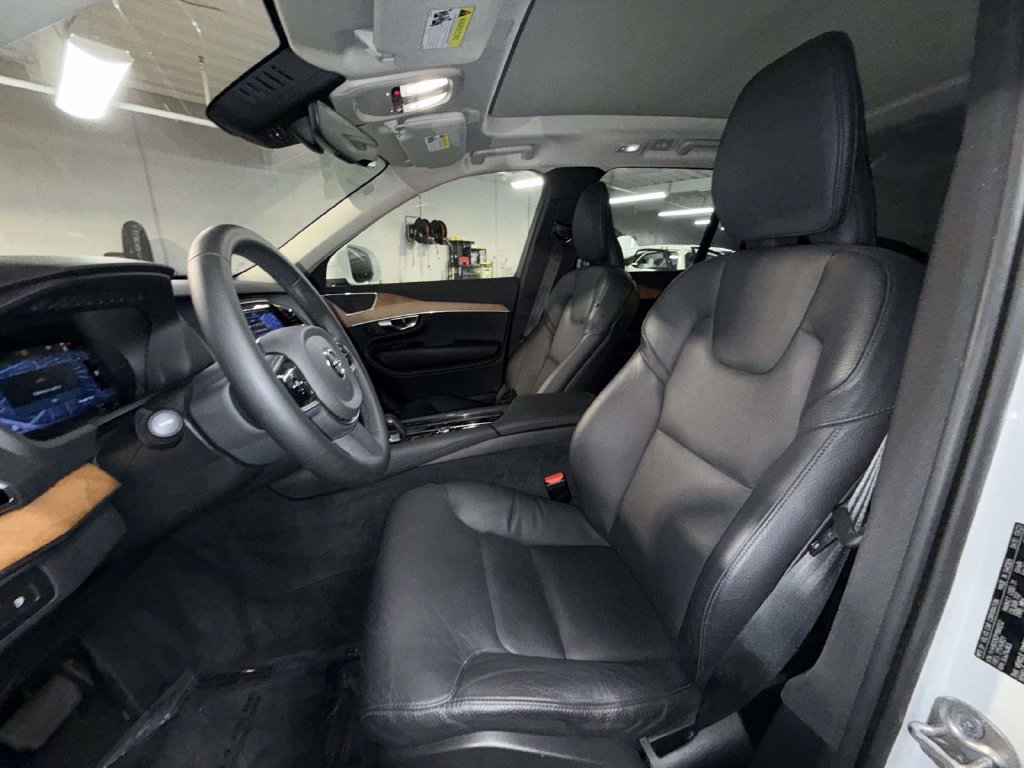 Used 2023 Volvo XC90 T8 Plus w/ Protection Package Premier AWD/4WD image 2