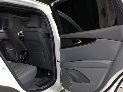 Used 2023 Lincoln Nautilus Reserve FWD image 47