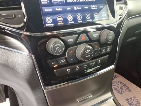 Used 2019 Jeep Grand Cherokee Limited AWD/4WD image 21