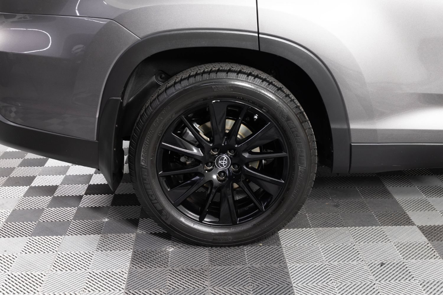 Used 2019 Toyota Highlander SE AWD/4WD image 44