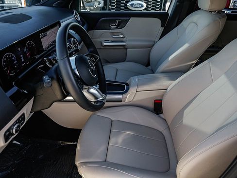 Certified 2025 Mercedes-Benz GLA 250 image 18