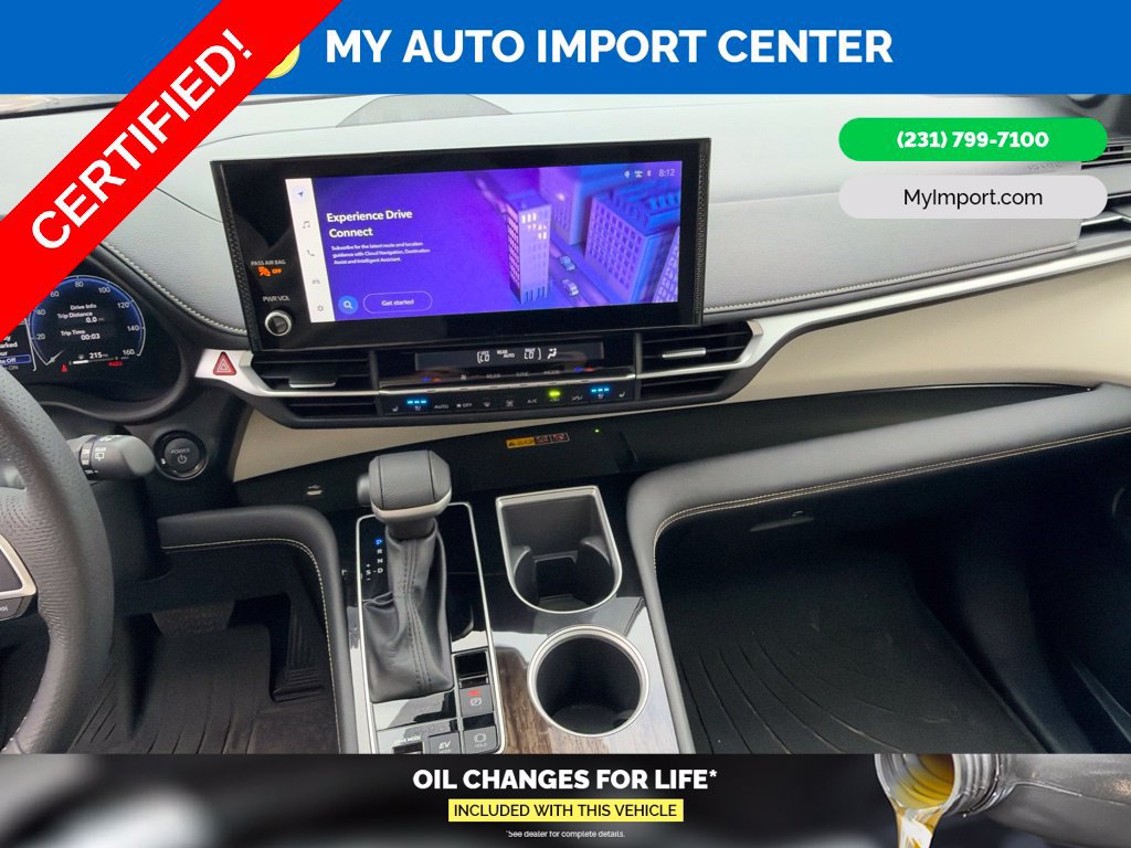 Certified 2025 Toyota Sienna Limited FWD image 17