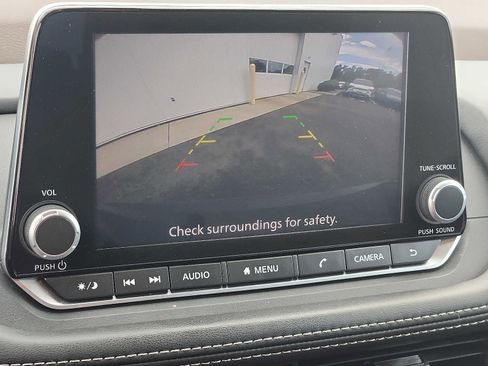 Used 2023 Nissan Rogue S image 17