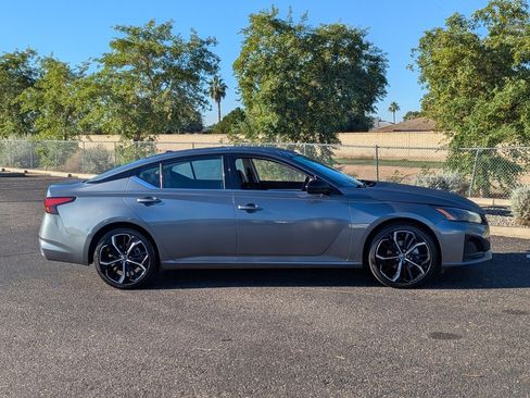 Certified 2023 Nissan Altima 2.5 SR image 7