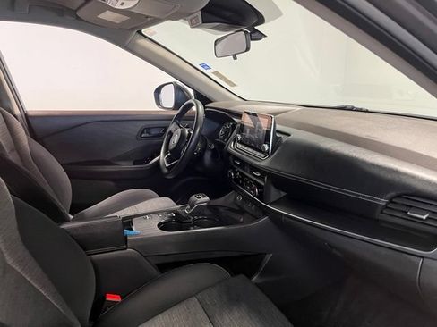 Used 2021 Nissan Rogue S FWD image 11