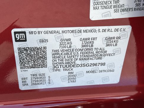 Used 2025 GMC Sierra 1500 SLT w/ SLT Premium Plus Package AWD/4WD image 28