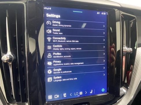 Certified 2025 Volvo XC60 B5 Plus AWD/4WD image 21