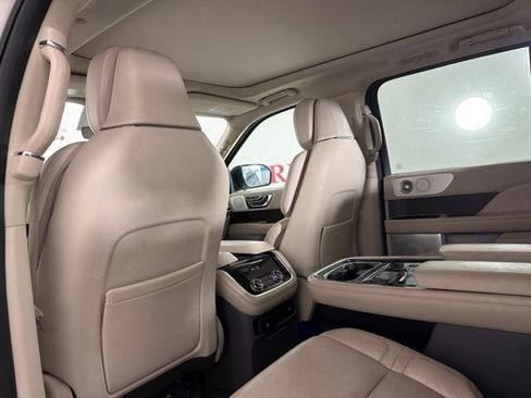 Used 2020 Lincoln Navigator Reserve w/ Luxury Package AWD/4WD image 14