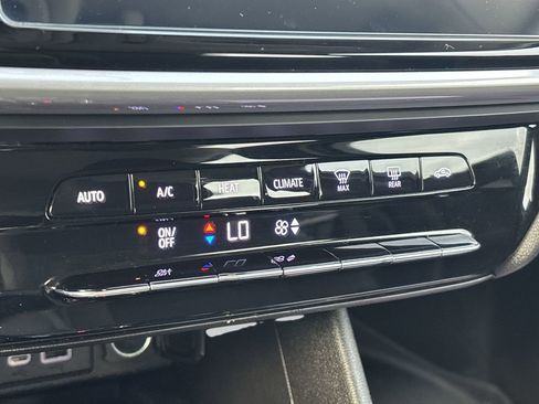 Used 2023 Chevrolet Bolt EUV LT w/ Driver Confidence Package image 22