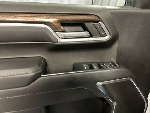Used 2022 Chevrolet Silverado 1500 LT AWD/4WD image 14