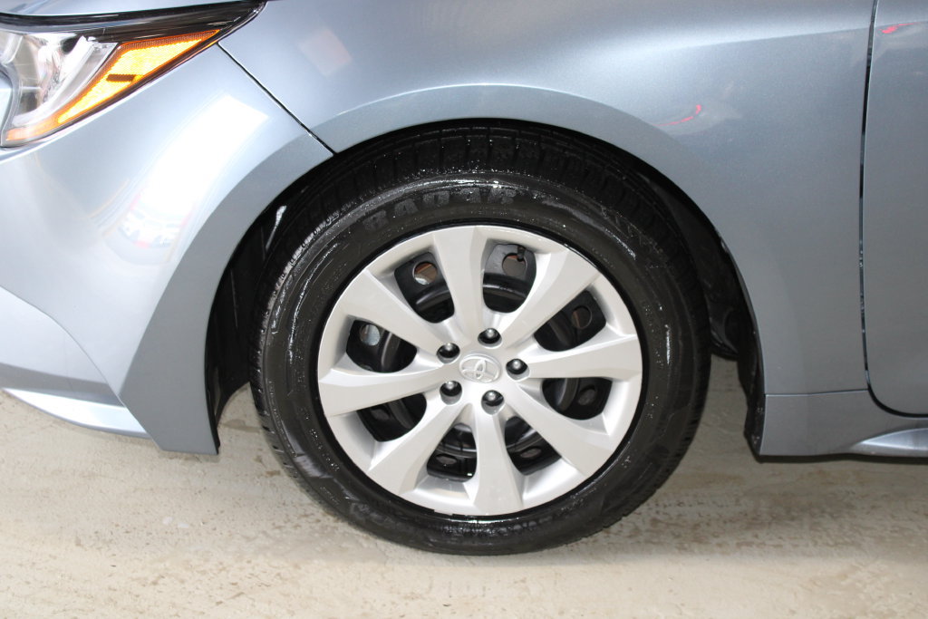 Used 2026 Toyota Corolla LE FWD image 4