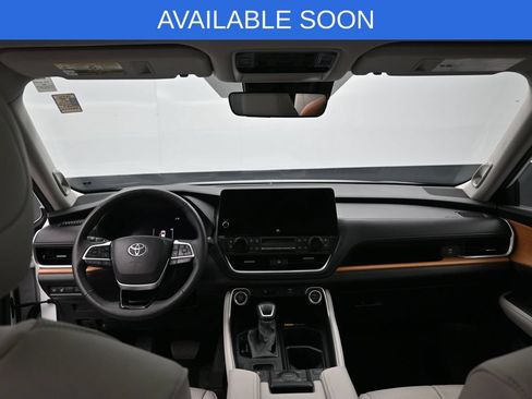 Certified 2024 Toyota Grand Highlander AWD image 28