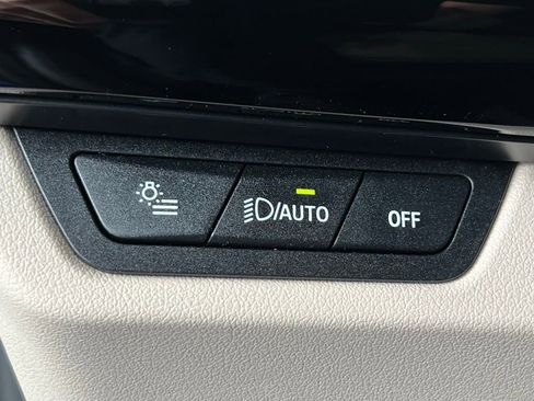 Used 2025 BMW X1 xDrive28i w/ Premium Package image 19