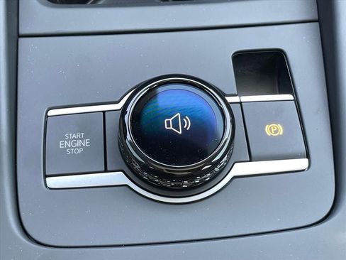New 2026 Volkswagen Tiguan SE FWD image 12
