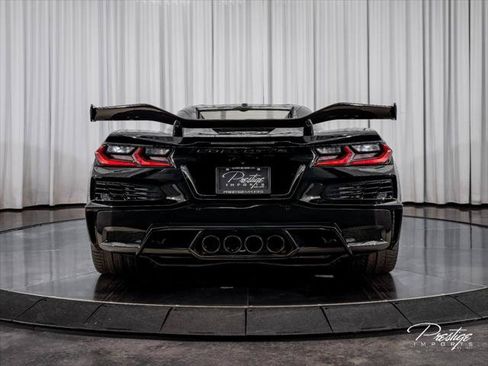 Used 2025 Chevrolet Corvette Z06 w/ Z07 Performance Package RWD image 15