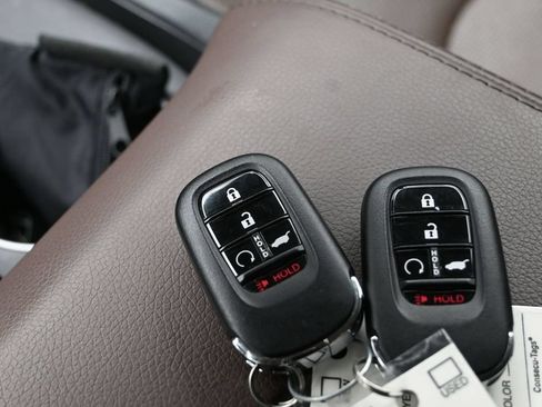 Used 2023 Honda Pilot Elite image 15