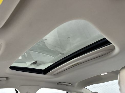 Used 2018 Ford Fusion SE w/ Fusion SE Technology Package image 26