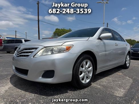Used 2011 Toyota Camry LE w/ LE Extra-Value Pkg FWD image 1