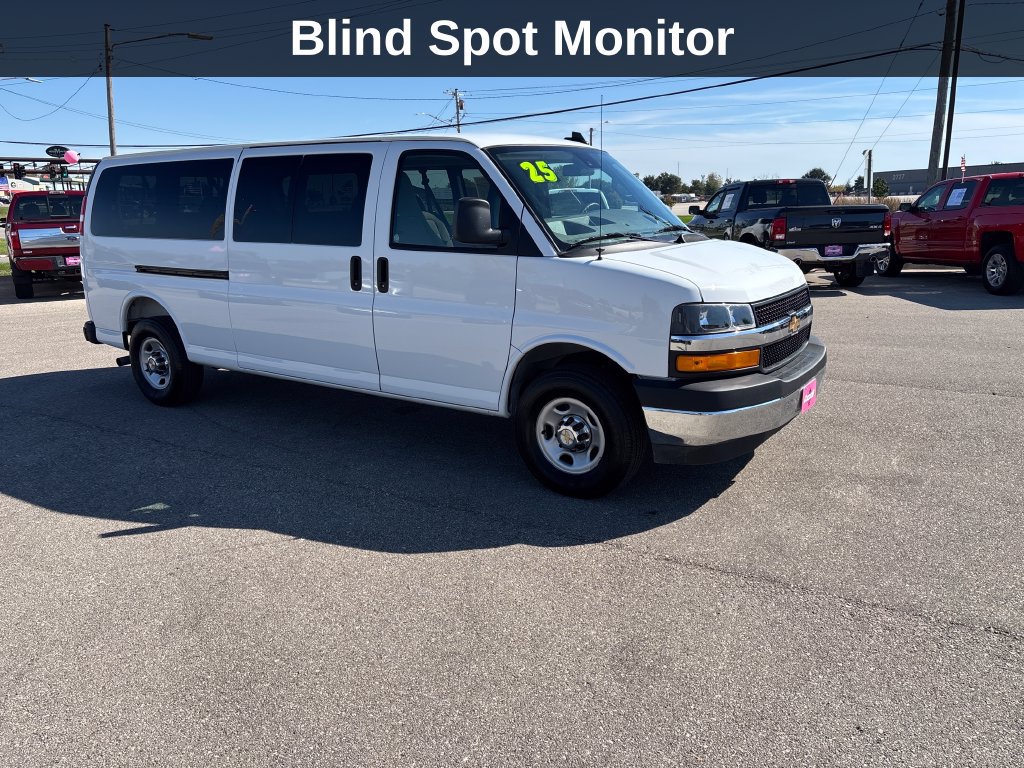 Used 2025 Chevrolet Express 3500 LT w/ LT Preferred Equipment Group RWD image 9