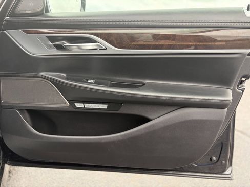 Used 2017 BMW 750i xDrive image 12