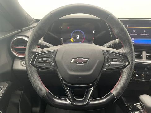 Used 2025 Chevrolet Trax RS w/ Driver Confidence Package image 24