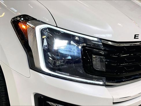 Used 2020 Ford Expedition Limited w/ Equipment Group 303A image 34