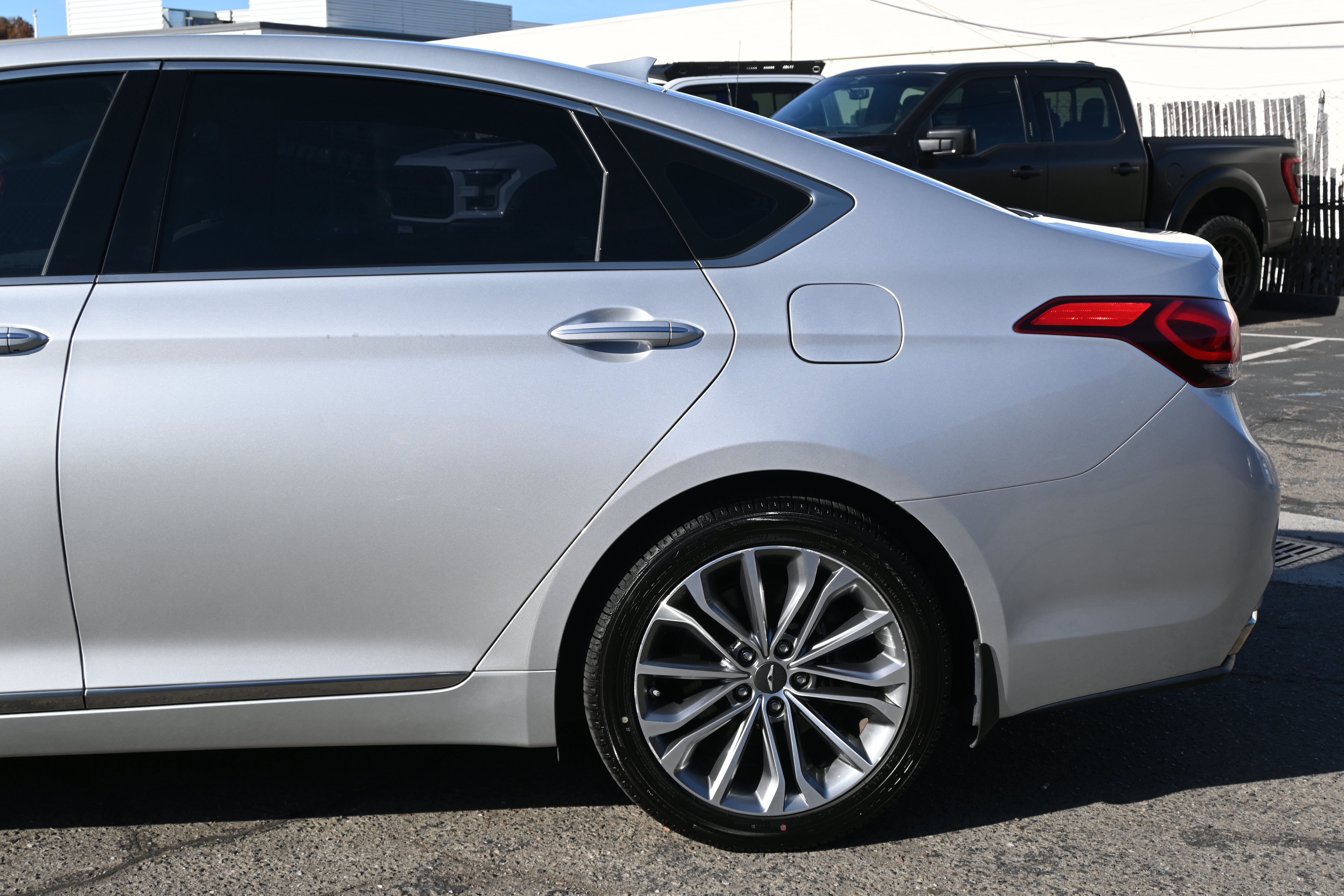 Used 2017 Genesis G80 3.8 RWD image 8