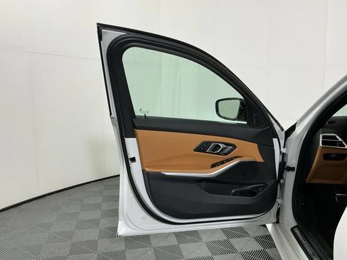 Certified 2025 BMW 330i xDrive Sedan w/ M Sport Package AWD/4WD image 19