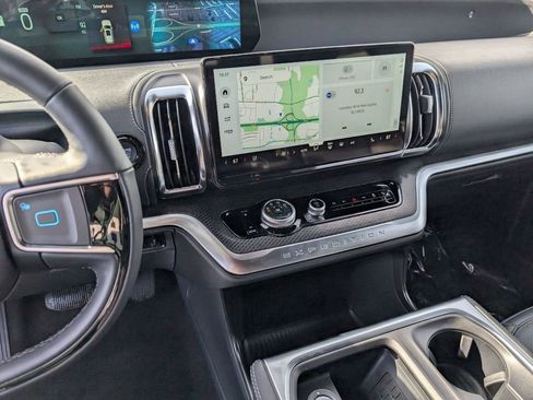 New 2025 Ford Expedition Platinum w/ Stealth Performance Package image 32